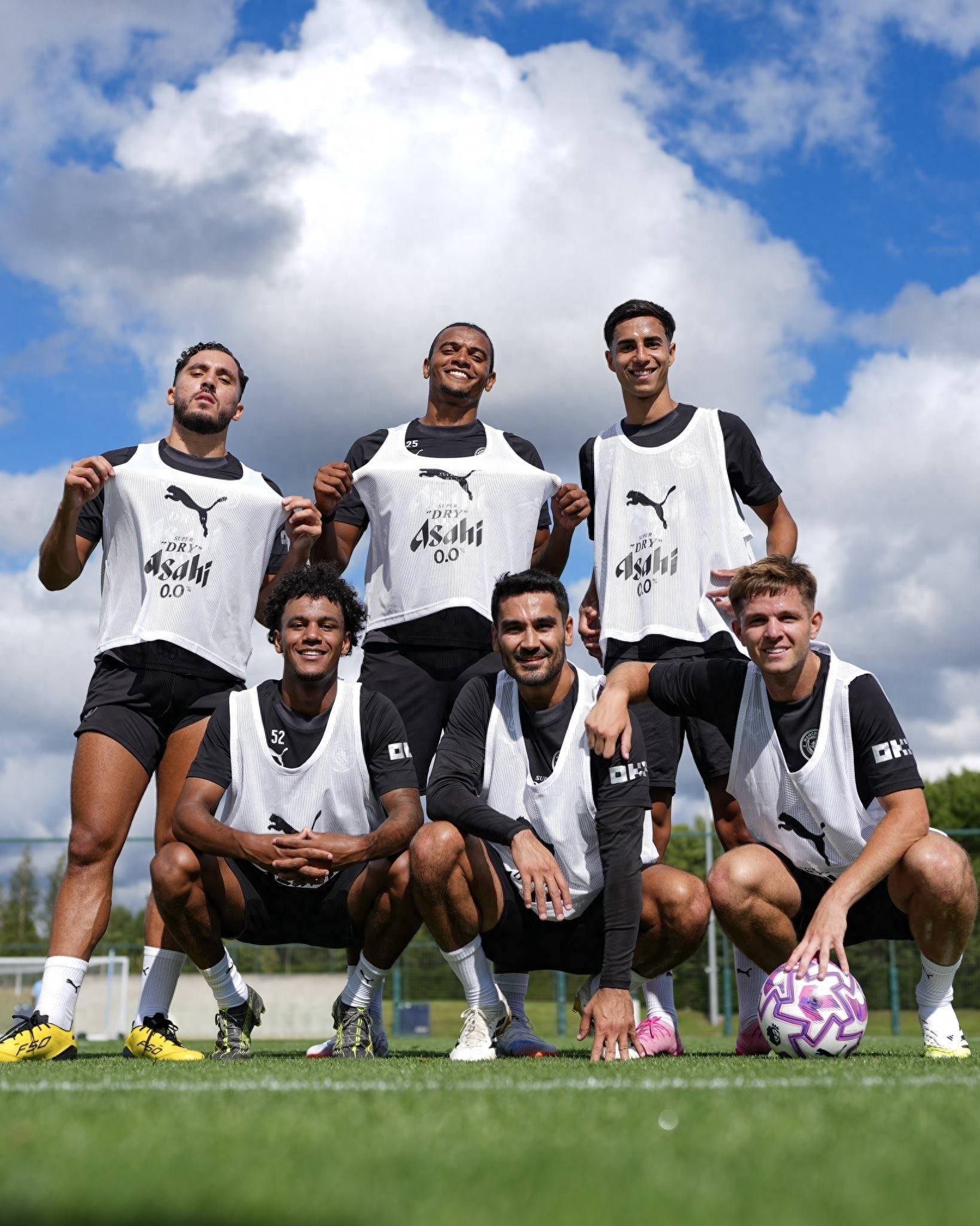 莱昂纳多挑起球队进攻大梁 弑杀旧主助海港连胜登榜首白归化了？印尼入籍中卫拒绝国家队征召 曾与前主帅不和卡扎尔球衣都被踹裂了！卡兰加被红牌罚下(图)