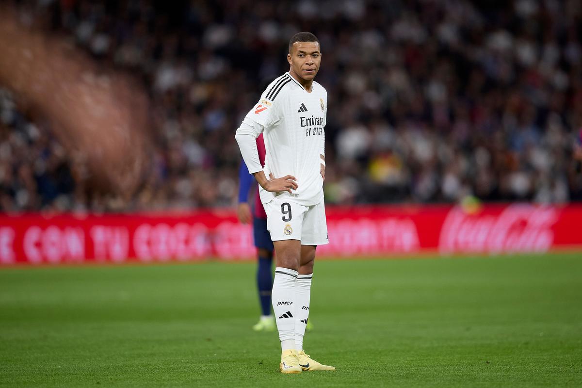 亚冠激战：柔佛VS上海海港，收官之战谁能笑傲？