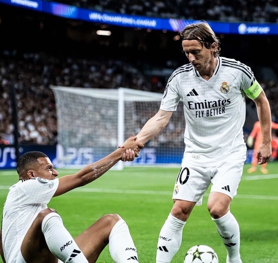 东契奇这招怎么防啊，太费膝盖了