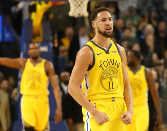 为什么本垒板后方的低亮度背景能有效提升打者对火球的反应