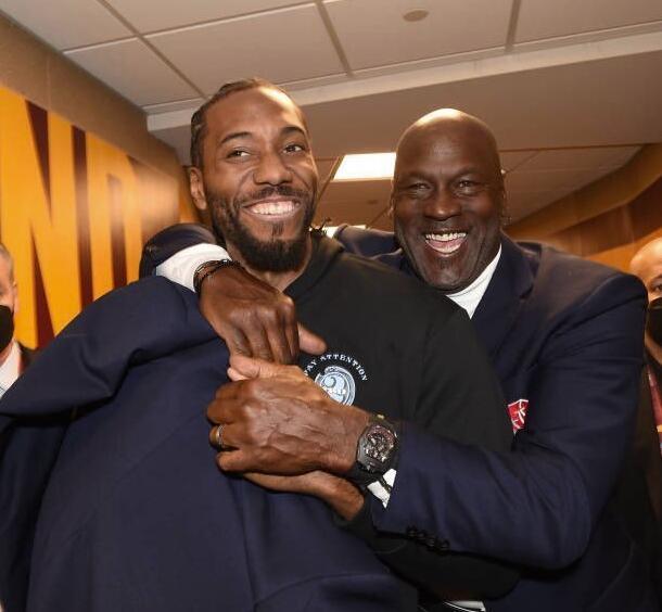 CBA五佳球：徐杰复制朗多背后传球，王浩然三分绝杀！＂