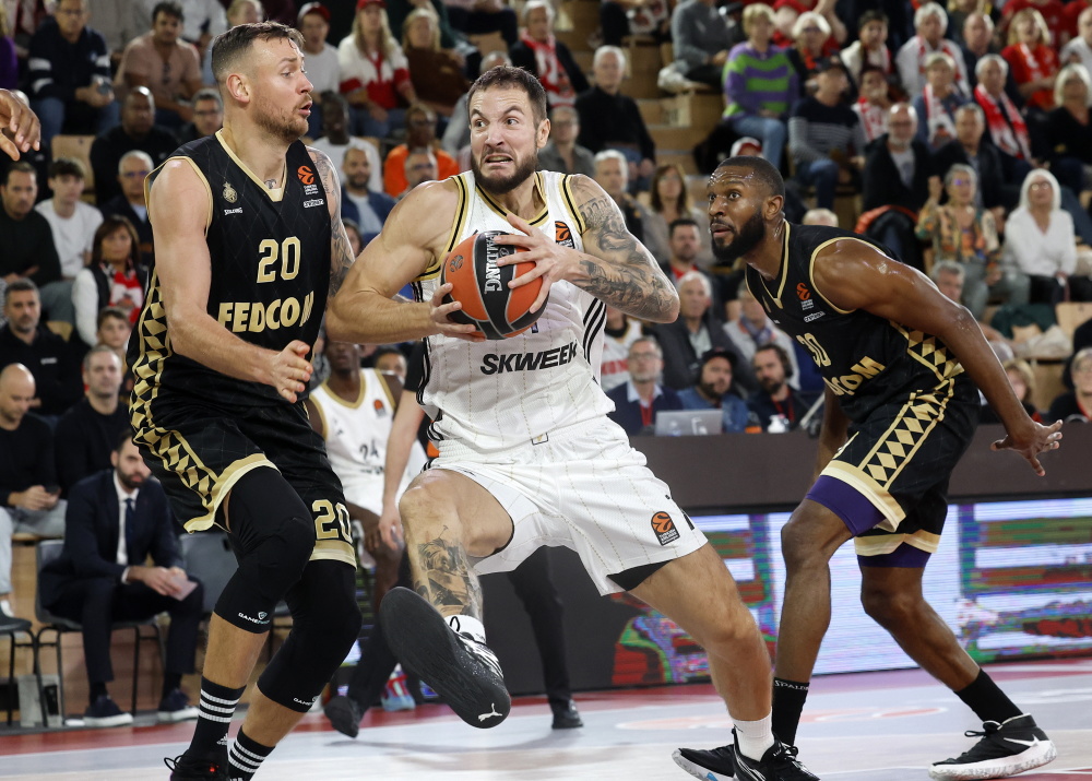 赵奕欢：我饭都喂嘴里了，看看我