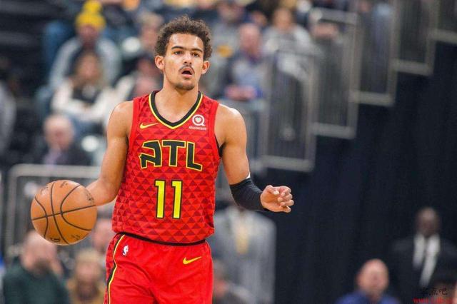 《球场地理学：为什么芬威球场的“绿色怪物”是投手的噩梦？》